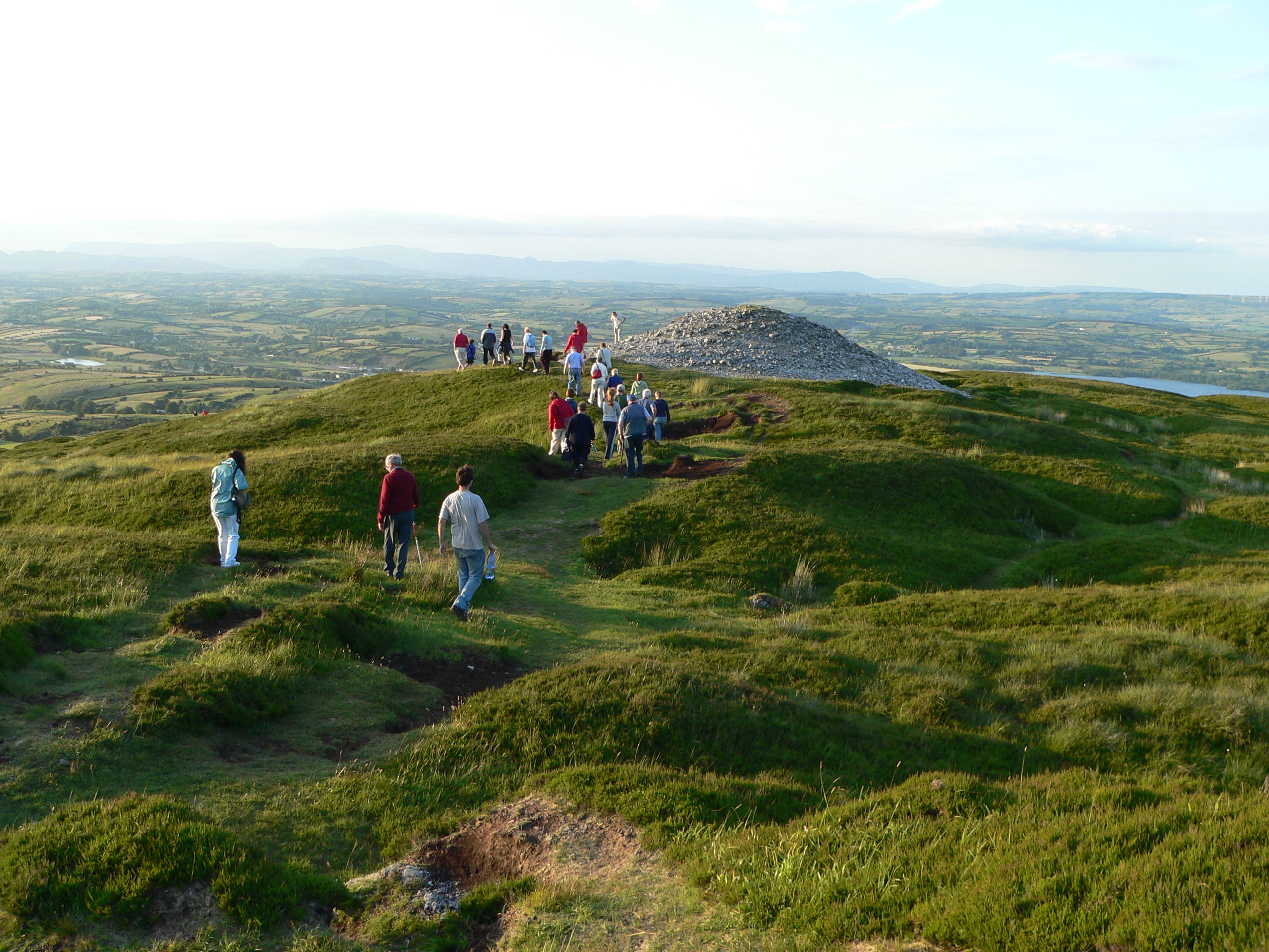 Les Carrowkeel Cairns - http://static.panoramio.com