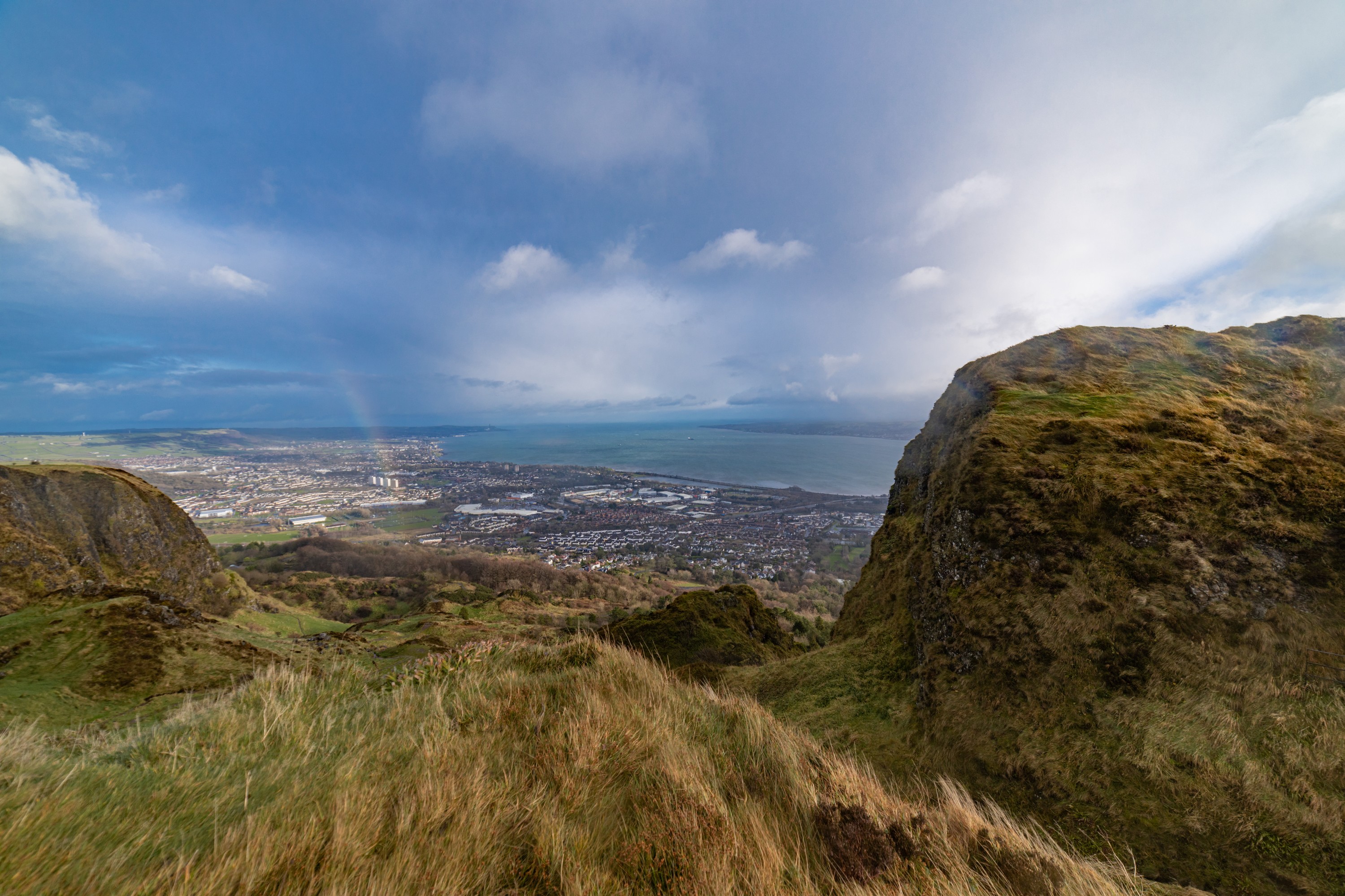 Cave Hill et sa vue sur Belfast - © stevie