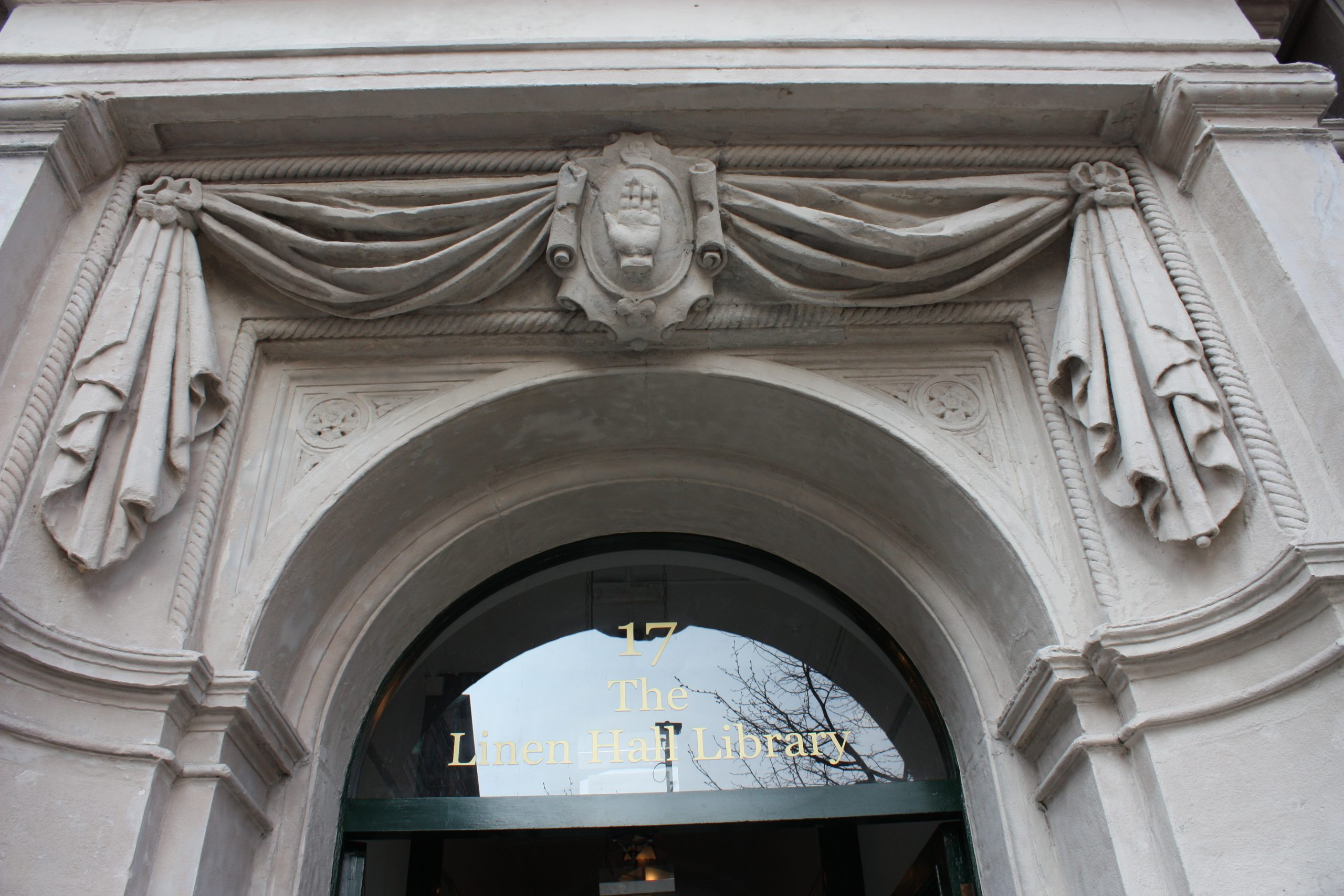 La Linen Hall Library - Ardfern - cc