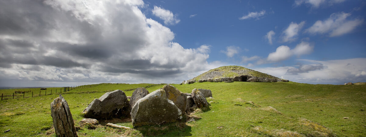 Le Loughcrew Cairns - Michael Foley - cc