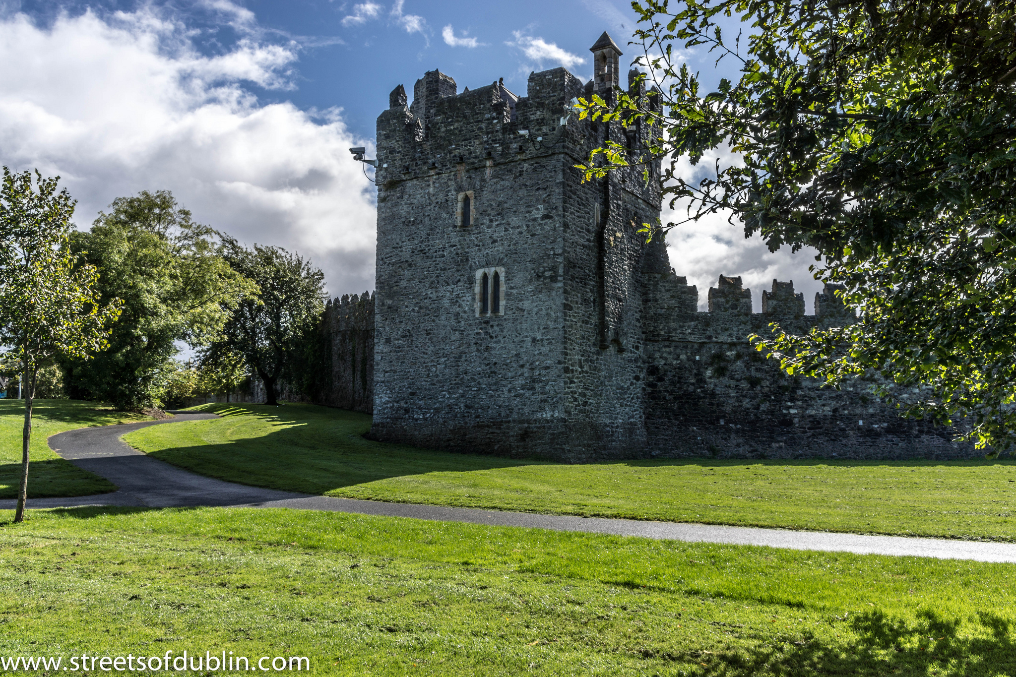Le Swords Castle - <a href=