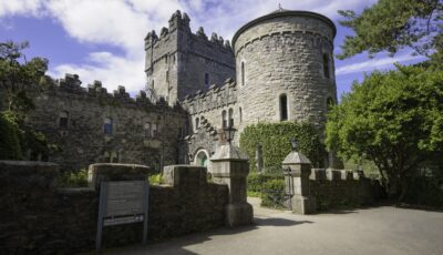 Glenveagh Castle 1 Glenveagh Castle in County Donegal - © trattieritratti