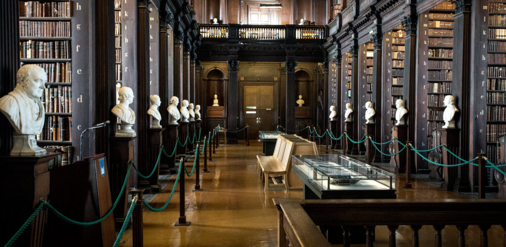 La Old Library et ses bustes - seagen - cc