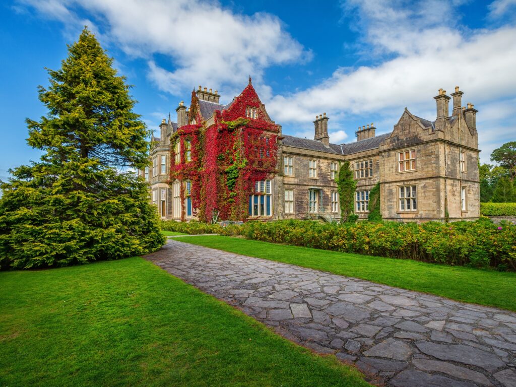 The Muckross House Irish manor house • Go to