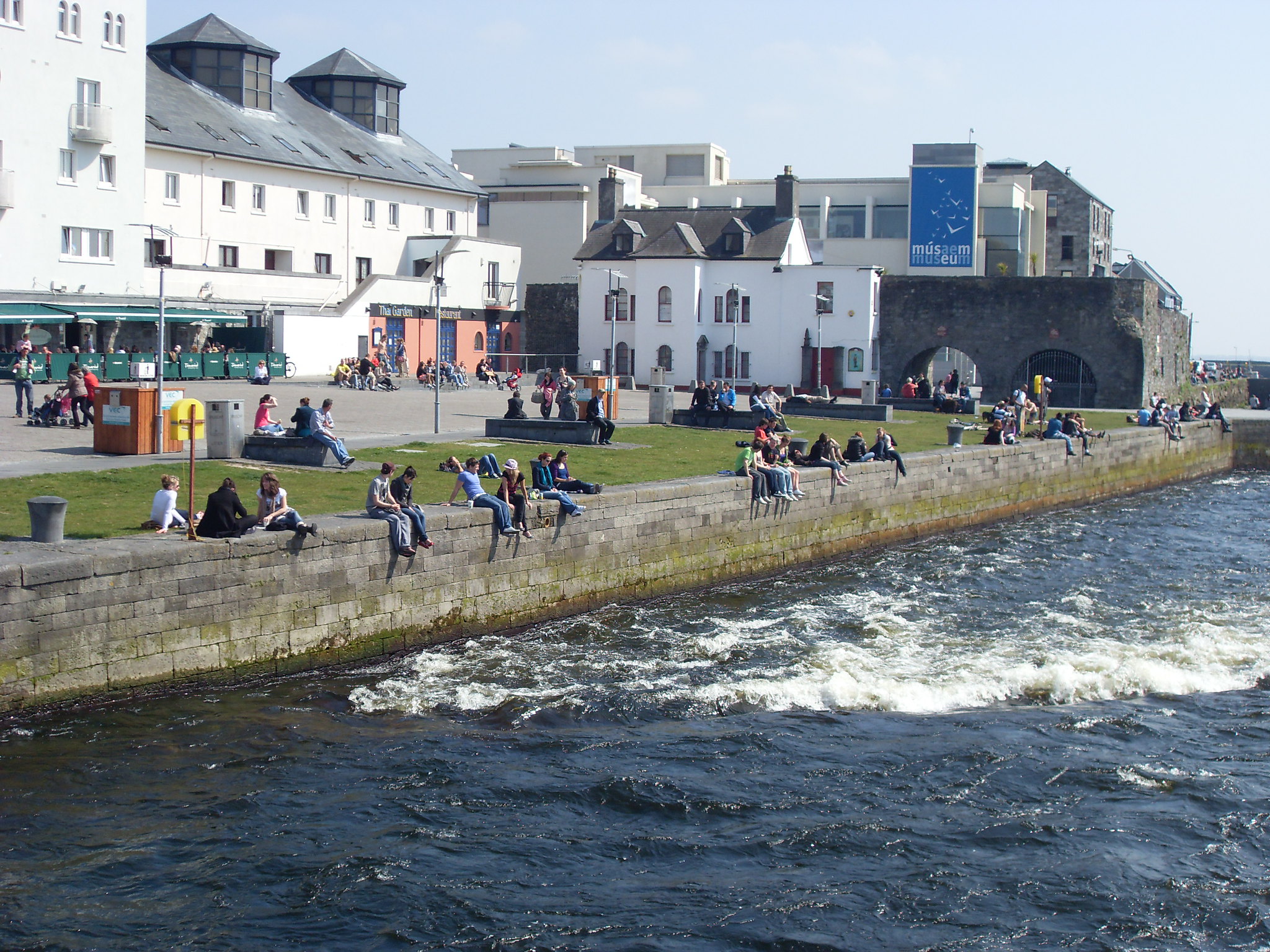La Spanish arch à Galway - Barnacles Budget Accommodation - cc