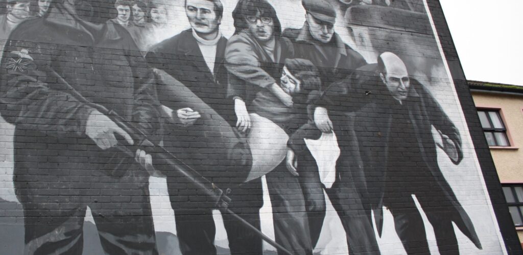 Le Bloody Sunday représenté sur une façade