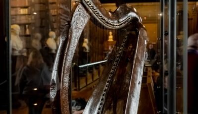 Brian Boru's harp - © EWY Media