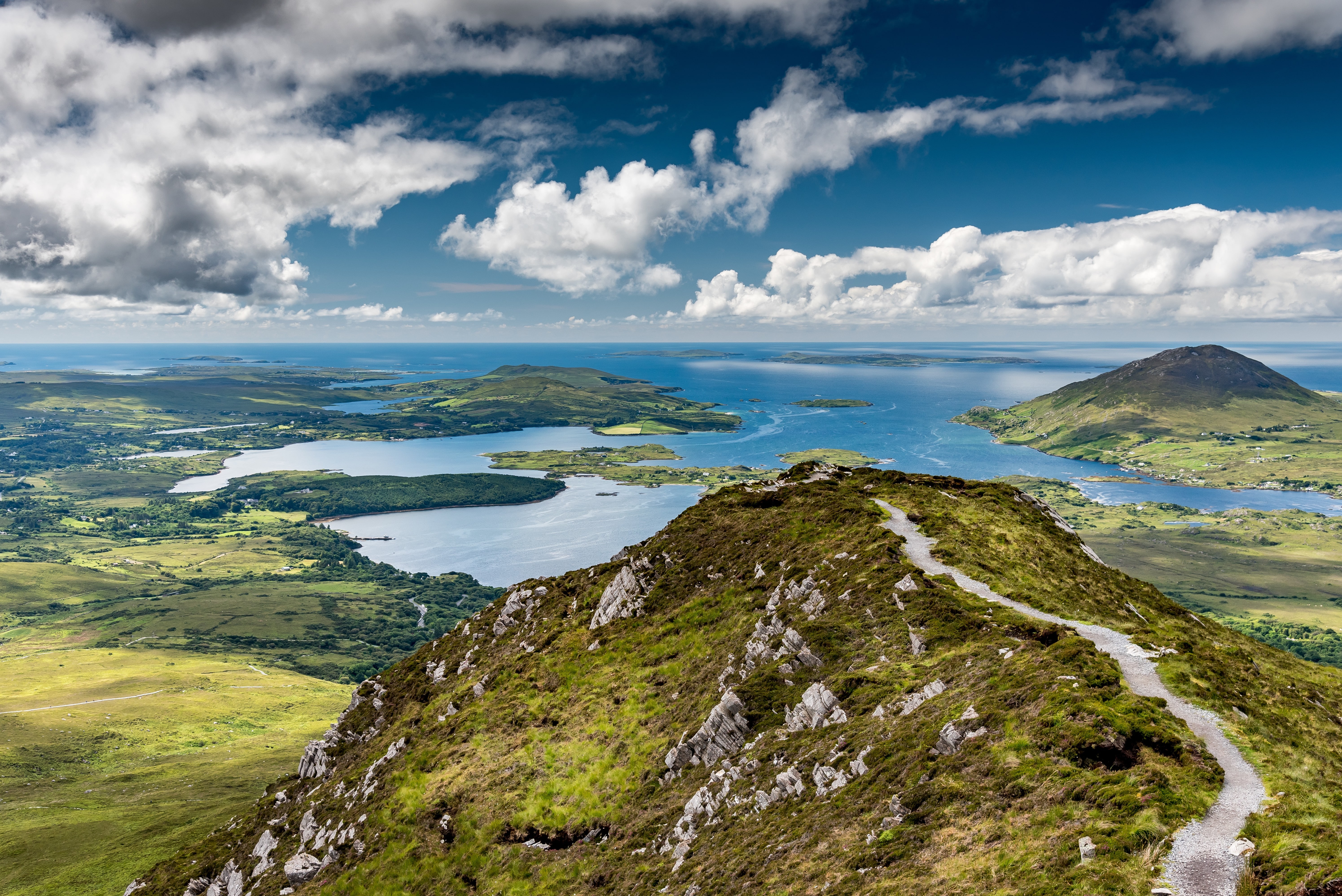 Diamond Hill and Connemara National Park - © Louis-Michel DESERT