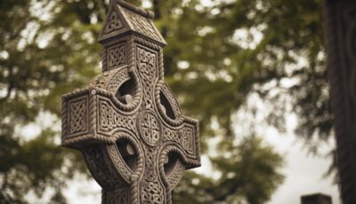 Une croix celtique à Glasnevin en Irlande - Peter Krocka