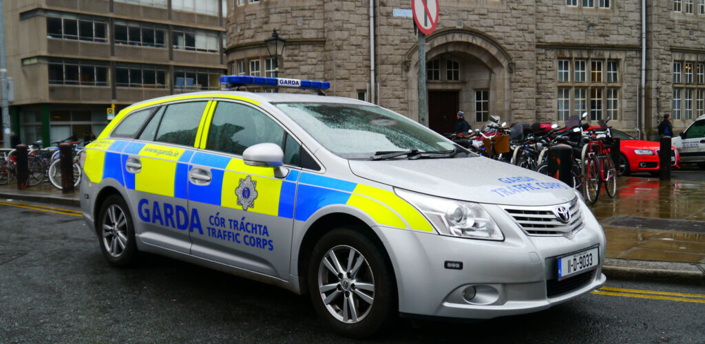 A police vehicle in Ireland - Mic - cc