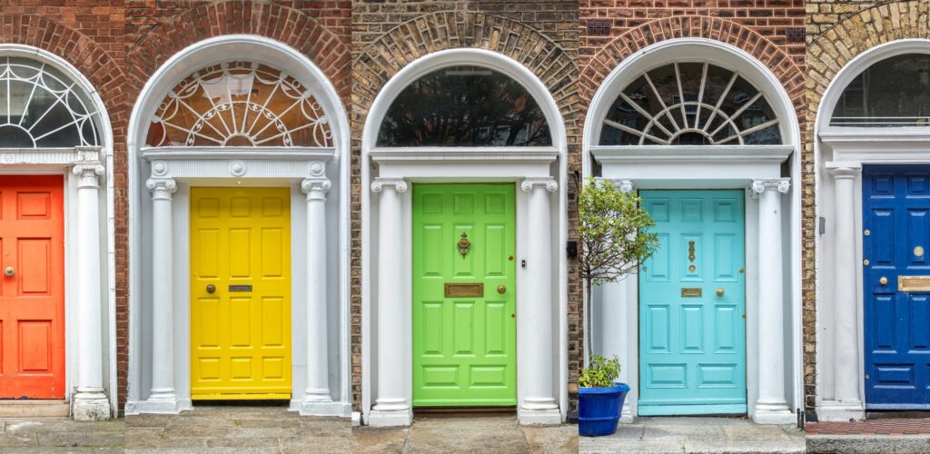 Georgianische Türen in Dublin - © Delphotostock