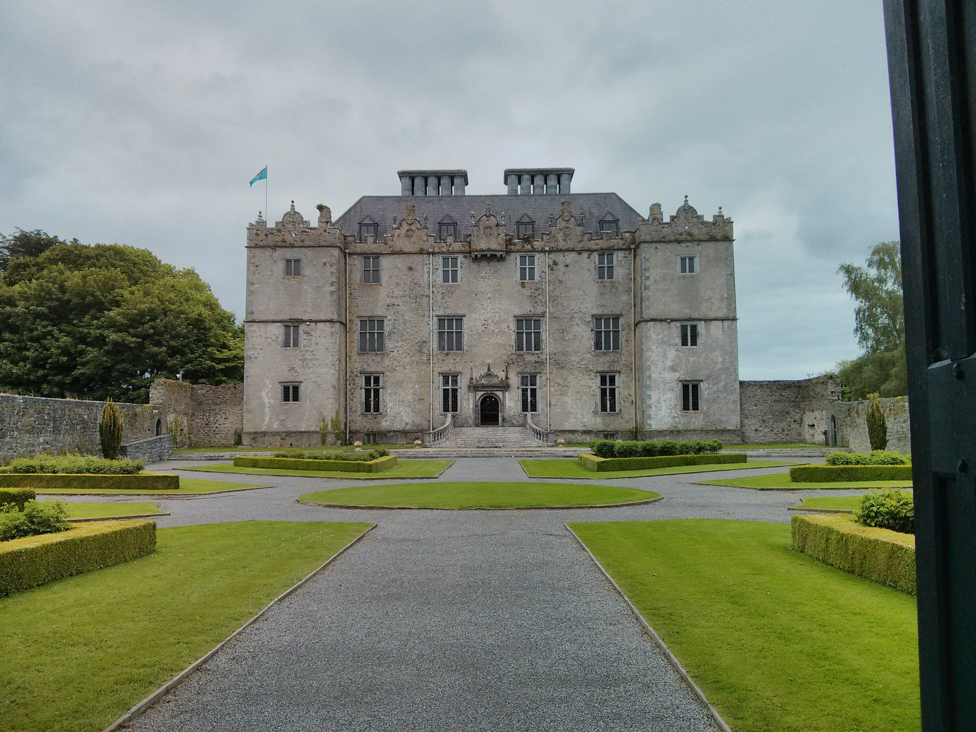 Portumna Castle - Peter Burka - cc