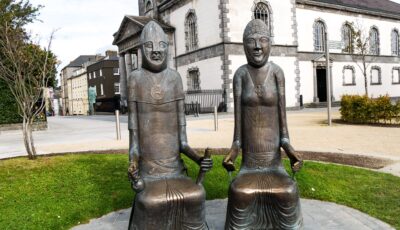 strongbow statue