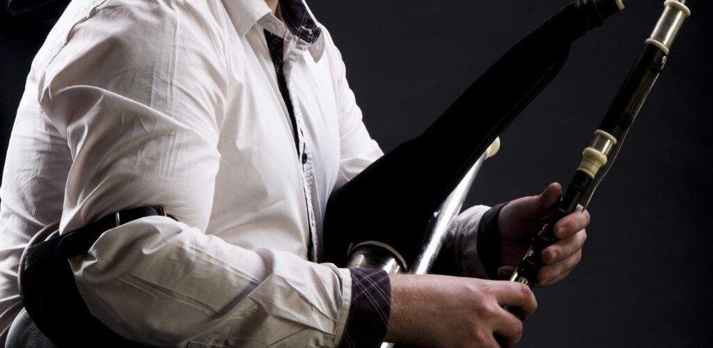 The Uilleann Pipe Irish bagpipes • Guide