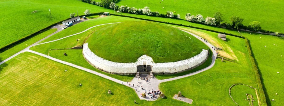 Newgrange - © MNStudio