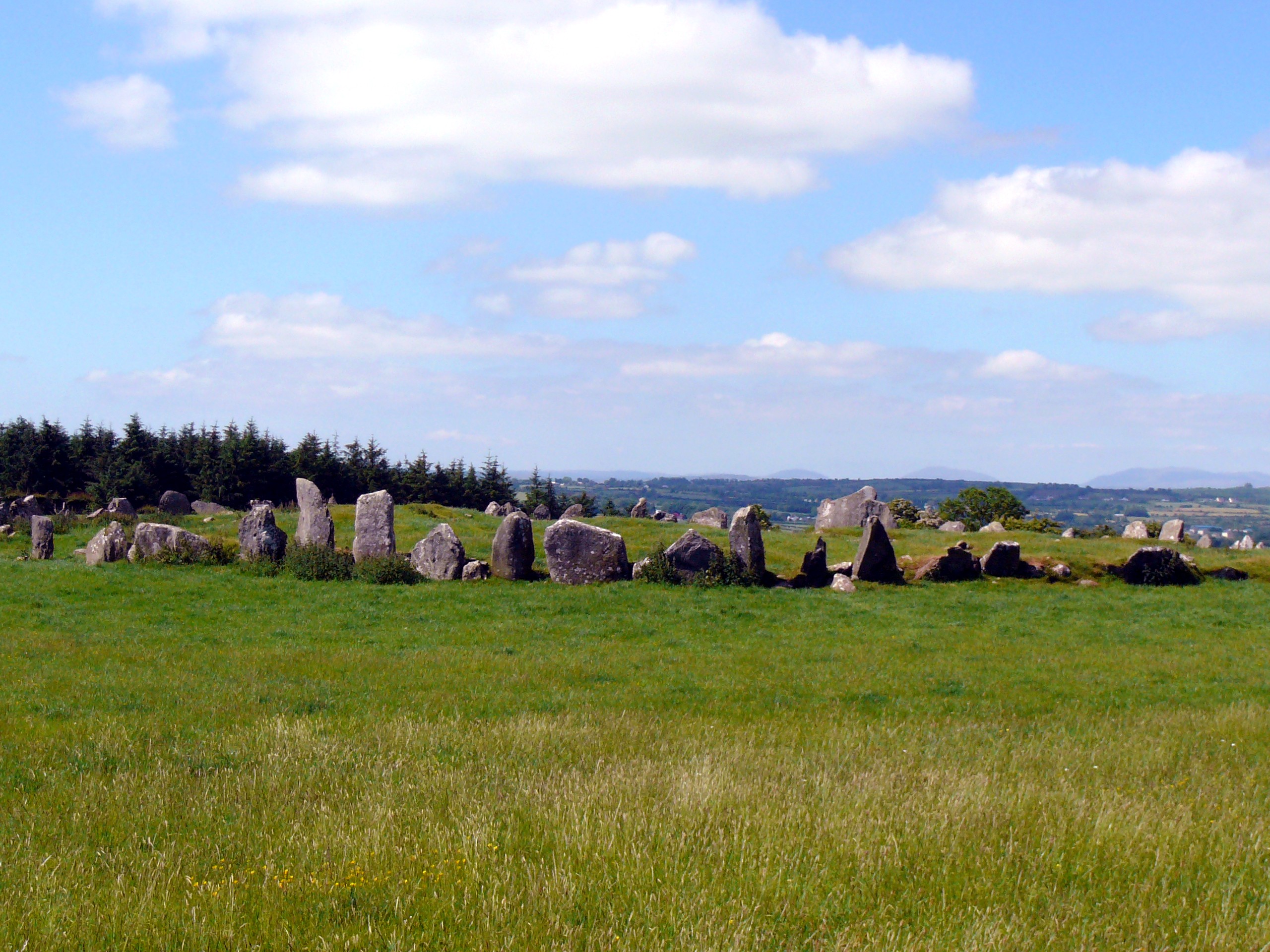 Le Beltany Stone Circle - Osioni - cc