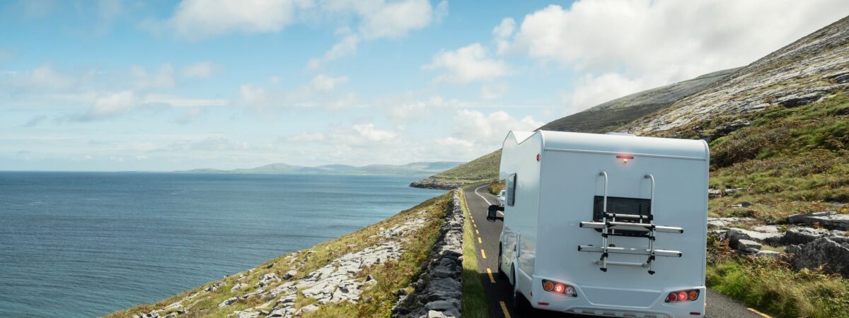 Un camping-car en Irlande - © mark_gusev