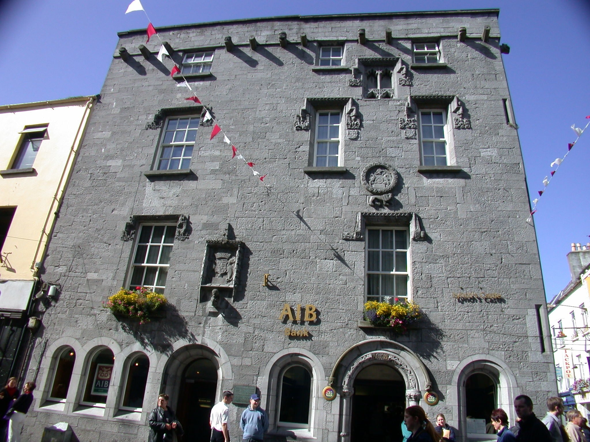 Le Lynch castle de Galway - Wally Hartshorn - cc