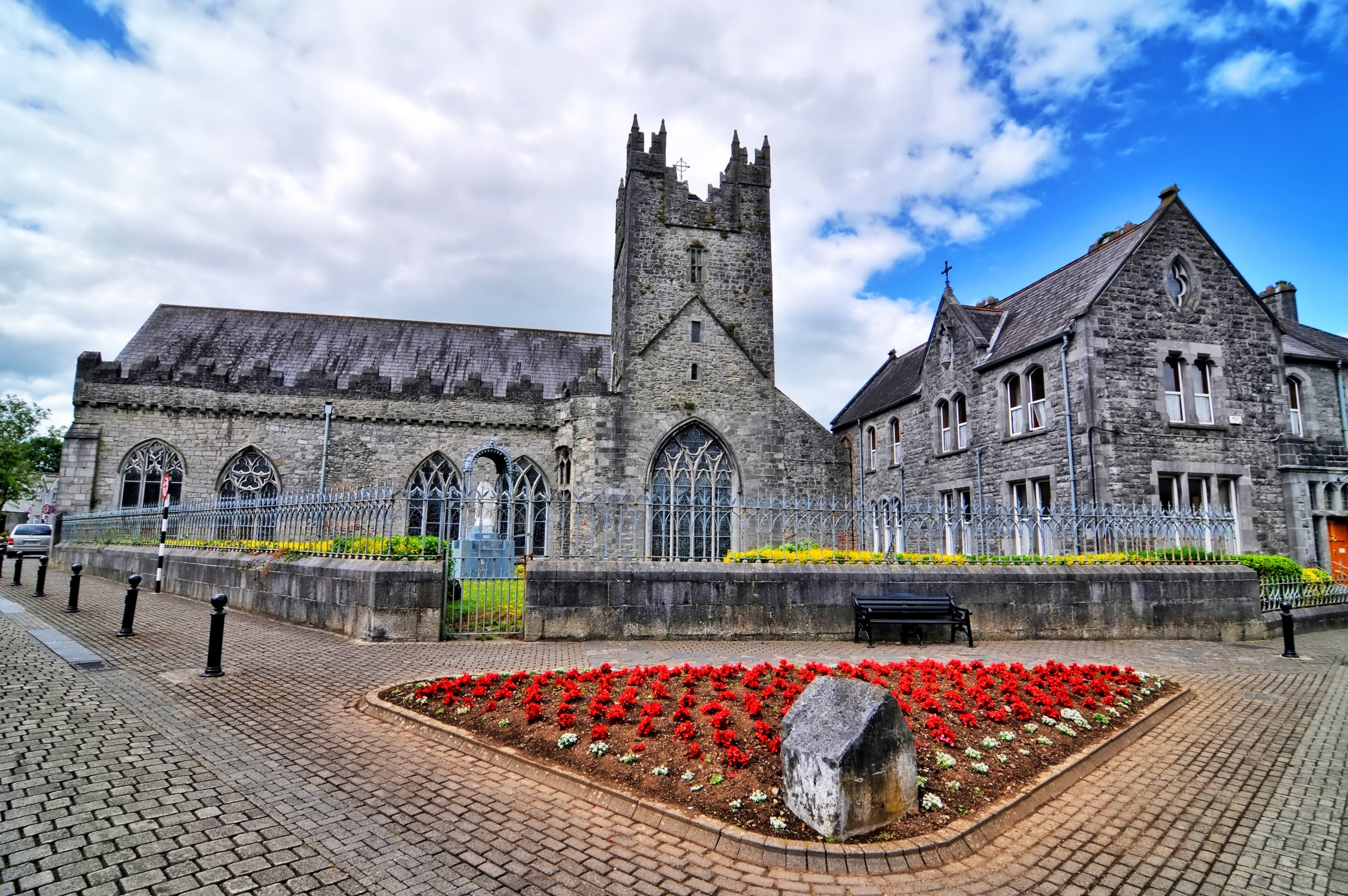 La St Canice Cathedral - © robnaw