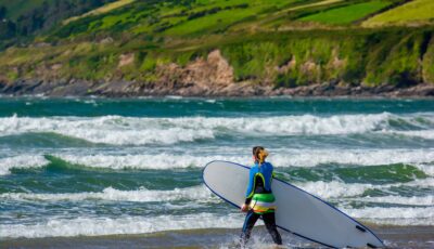 A surfer in Ireland - © grafxart
