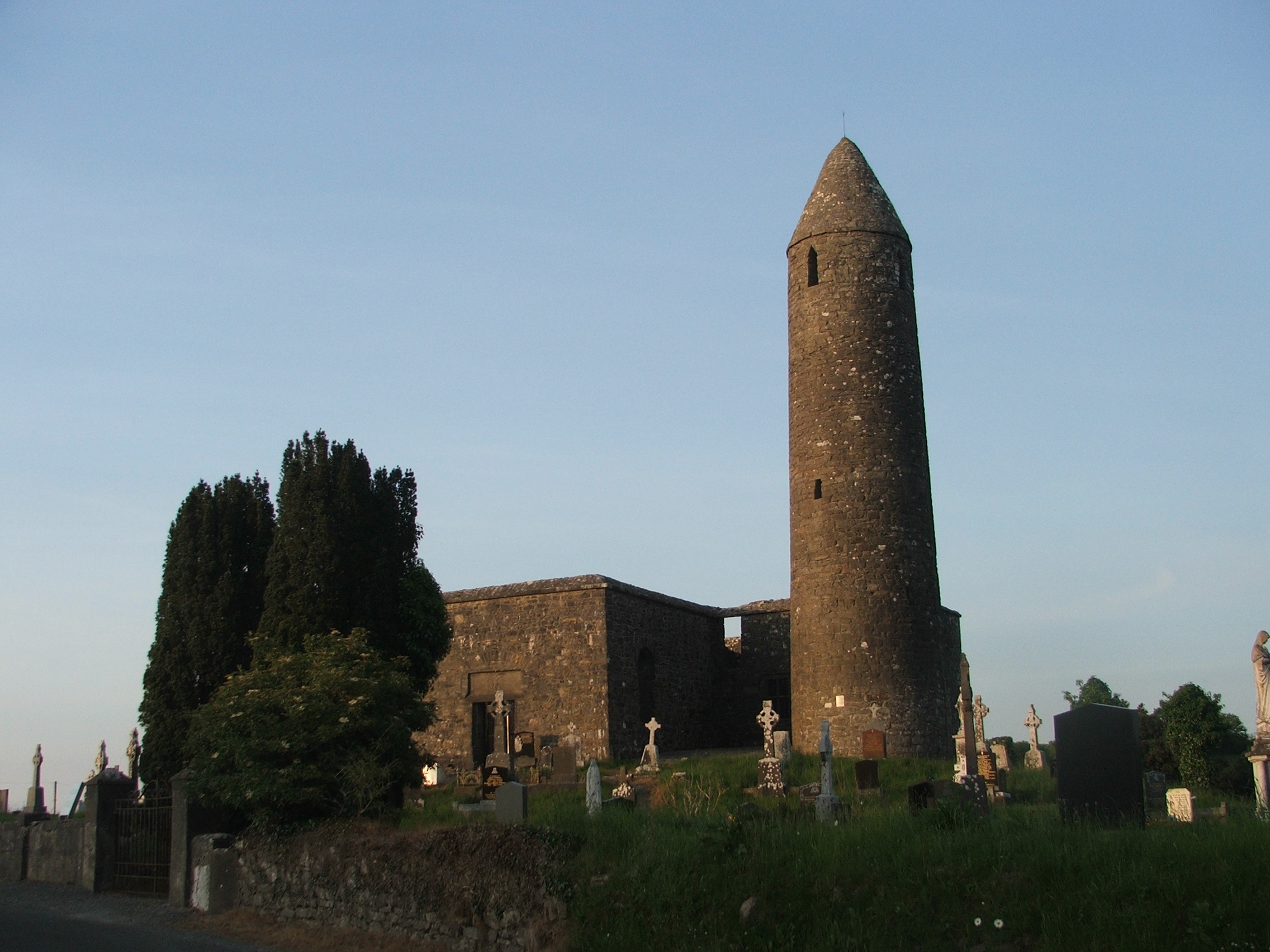 La Turlough Church - jaqian - cc