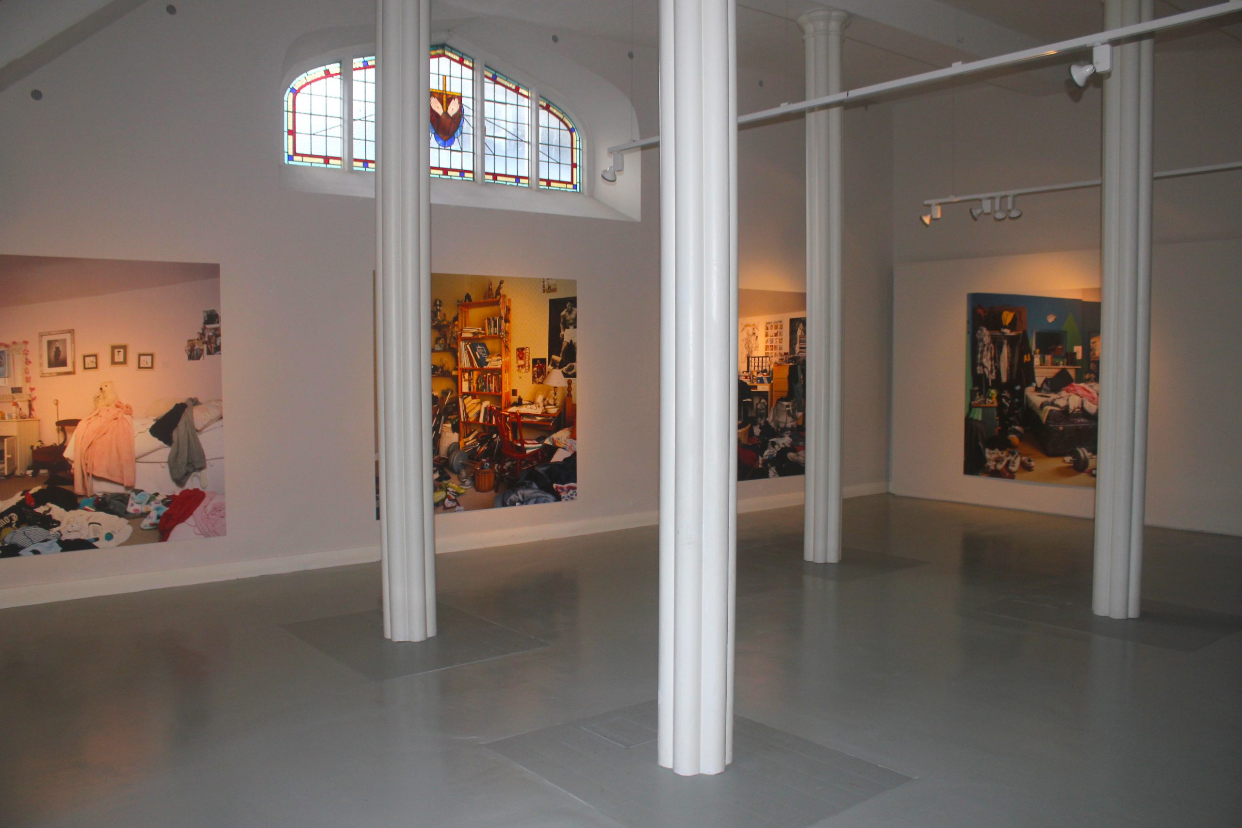 La Highlanes Gallery - https://allthatglittersisnotgold.org