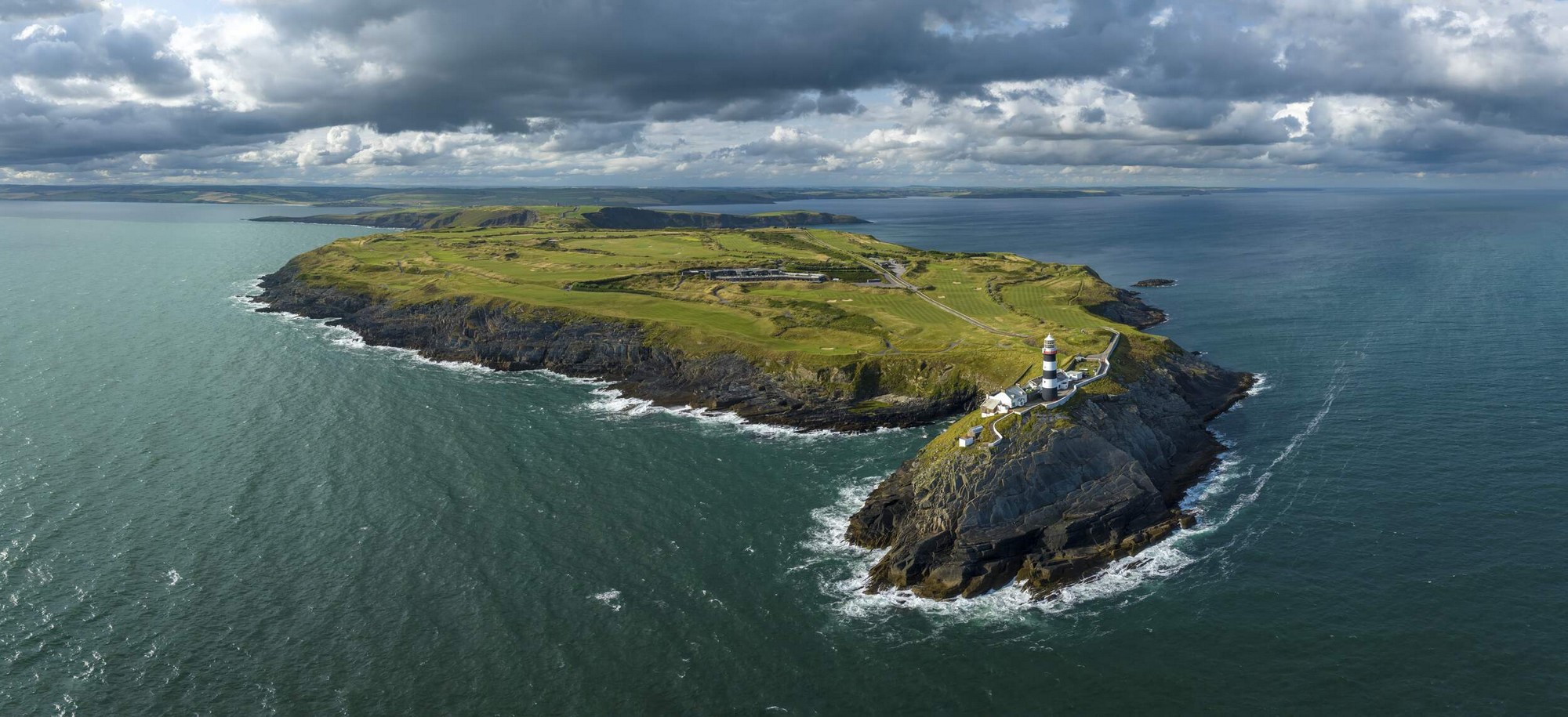 Le phare de Old Head -  ©Tourism Ireland photgraphed by John Miskelly