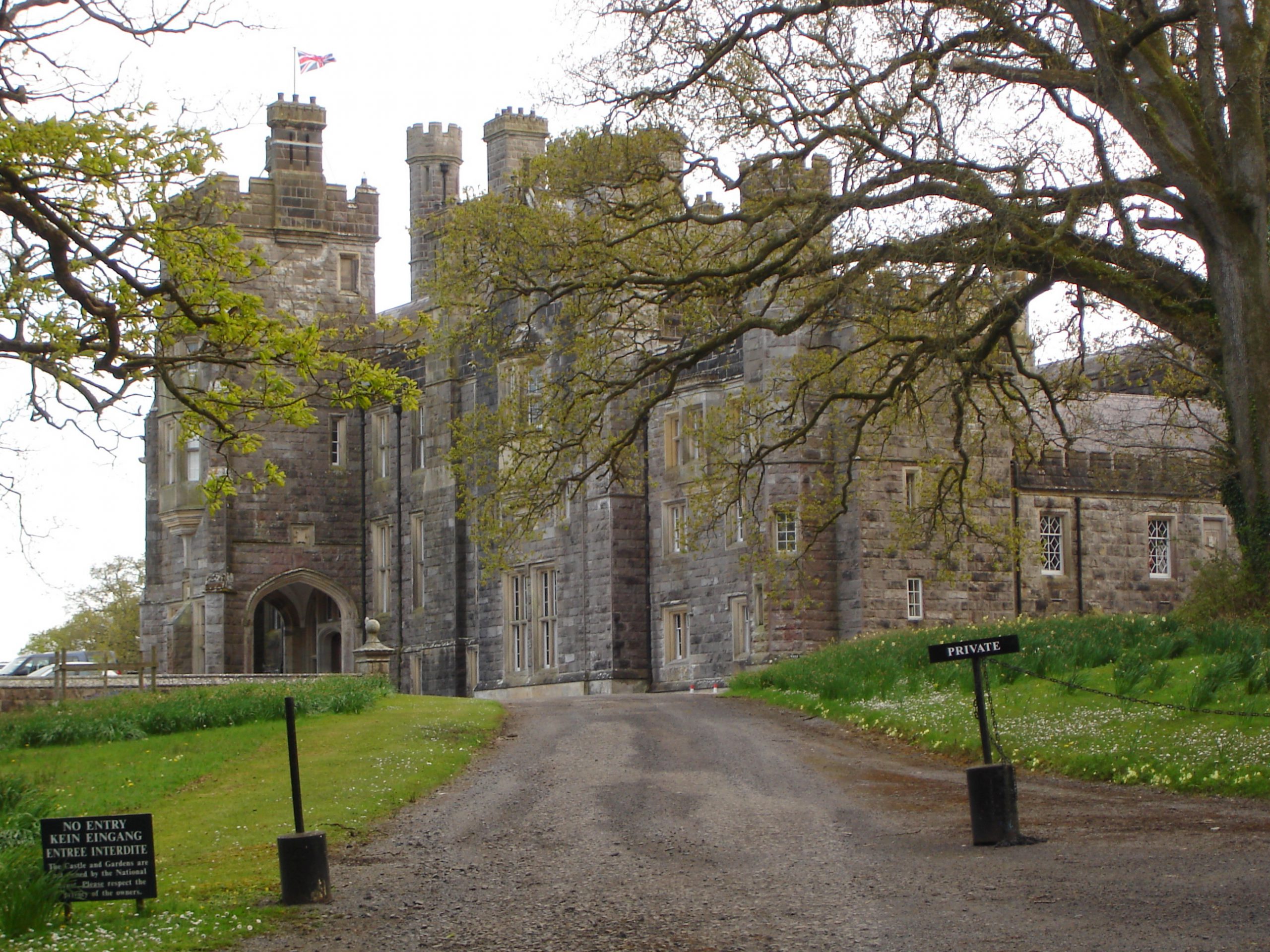 Le Crom Castle - Edward - cc