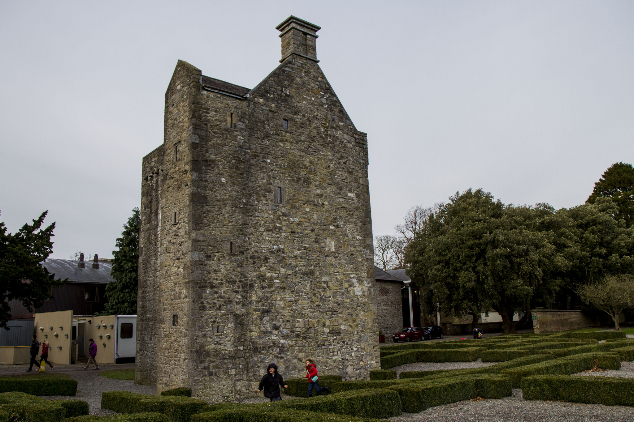 Le Ashtown Castle - frogtrail images - cc