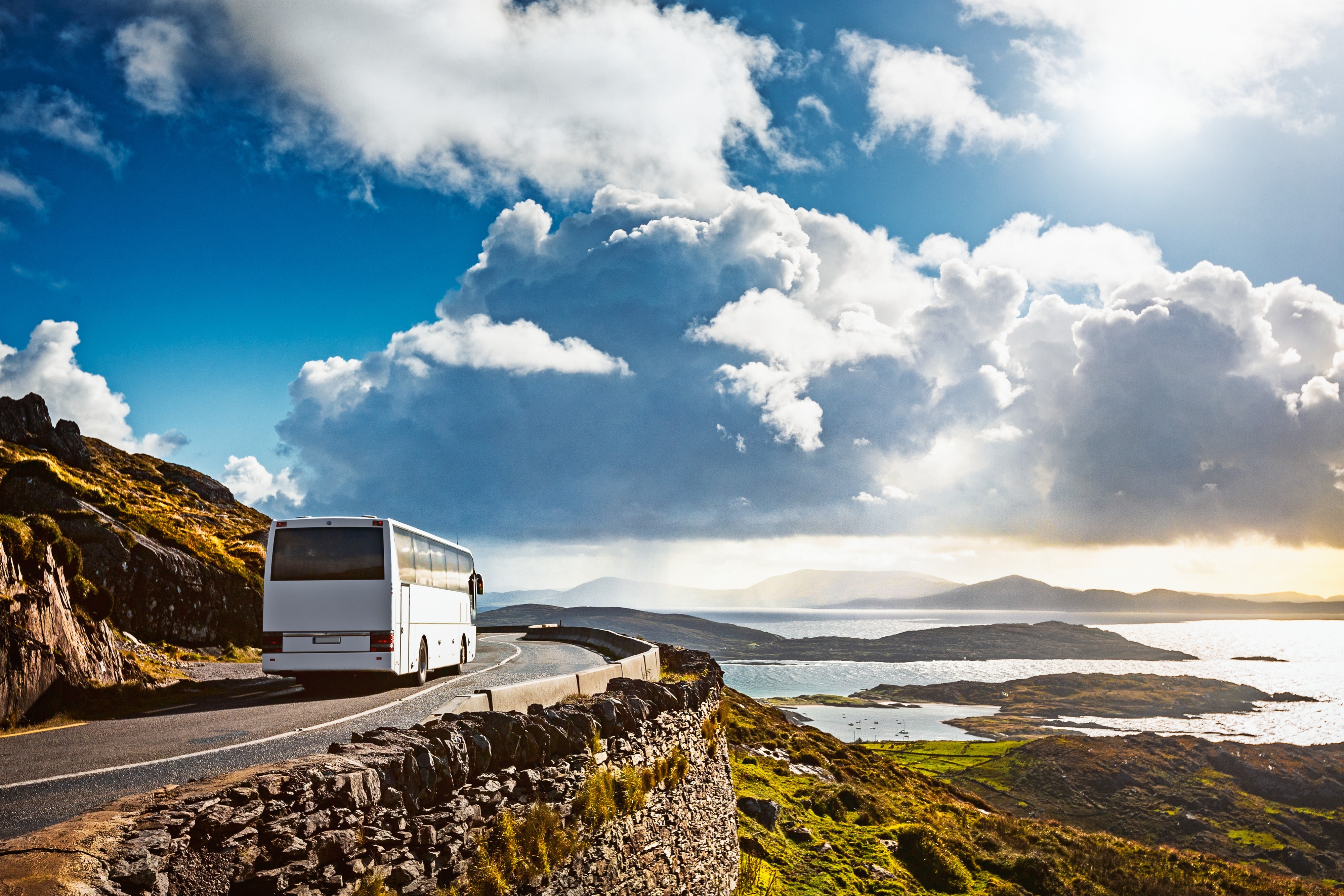 Un bus sur les routes irlandaises - © Irina Fischer