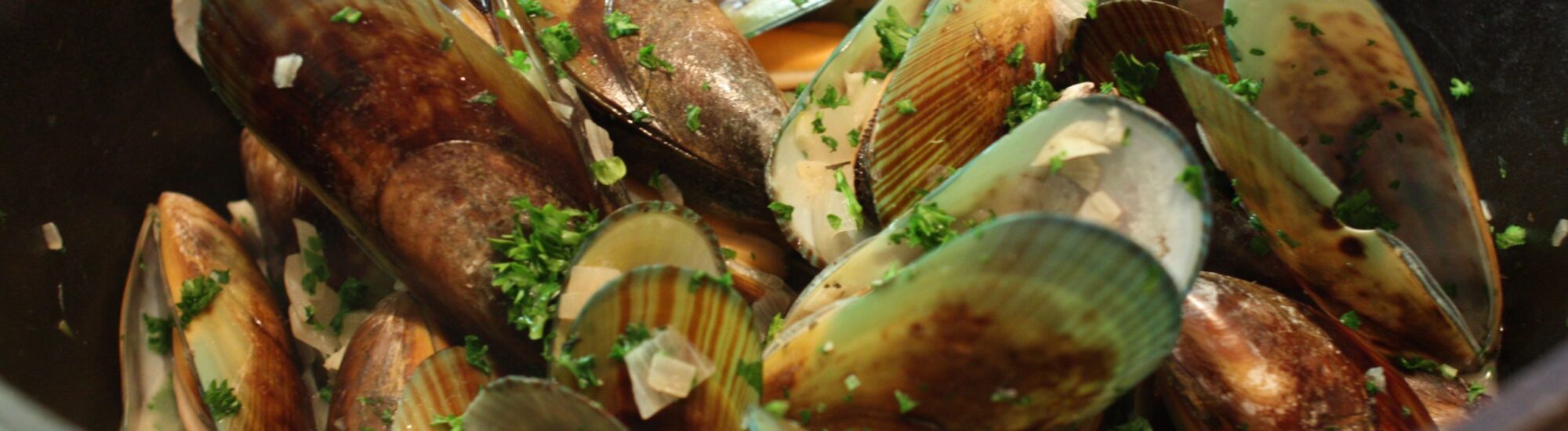 Garlic breaded mussels