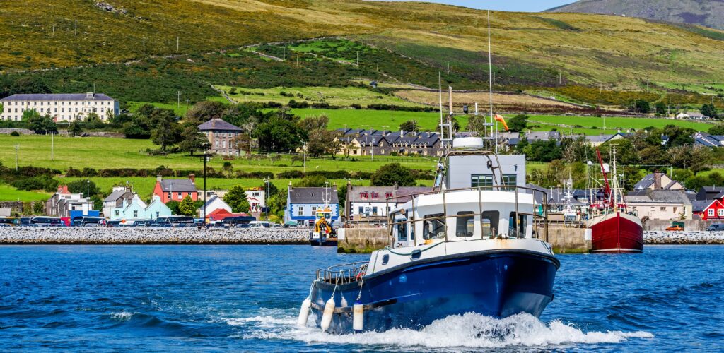 Dingle et un bateau de pêche - © Dawid