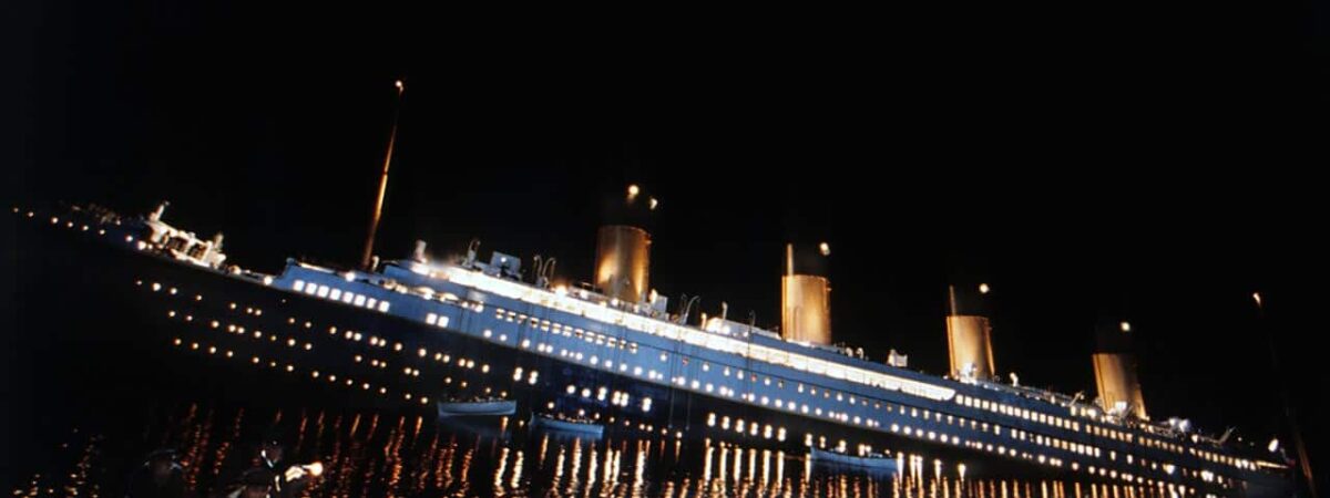 Une scène du naufrage, dans le film Titanic de James Cameron
