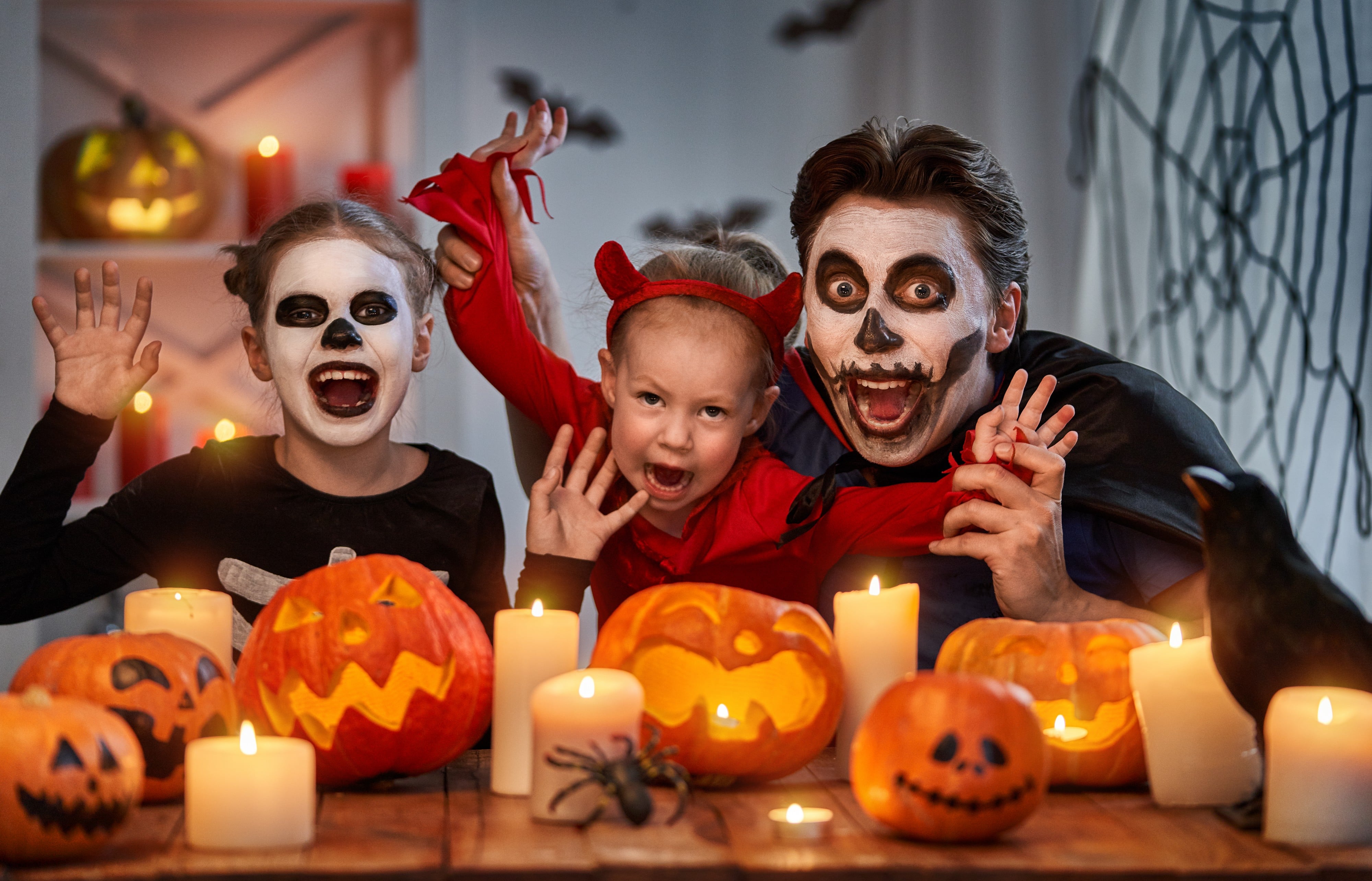 Une famille célébrant Halloween - © choreograph