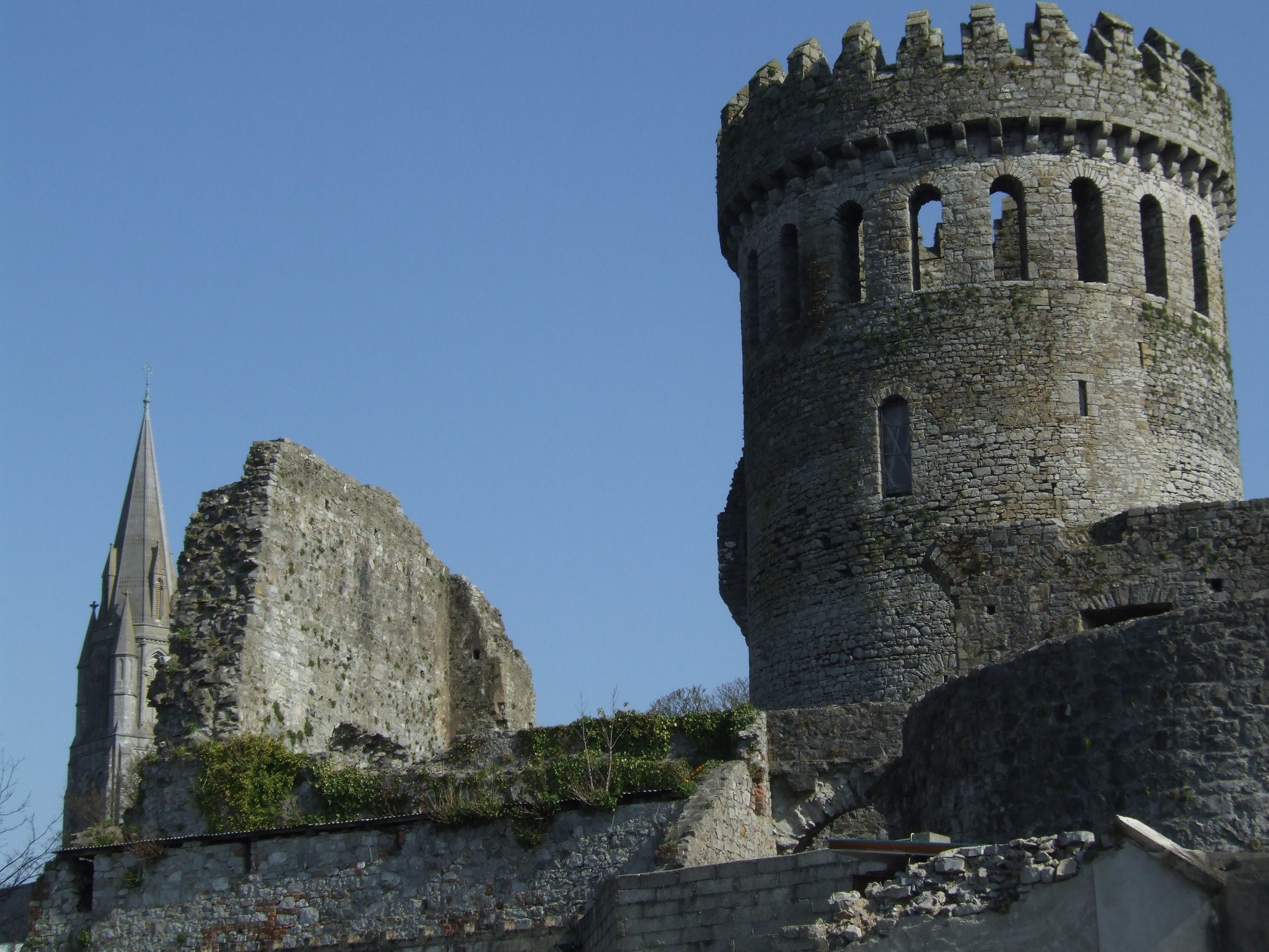 Nenagh Castle - Dennis Deery - cc