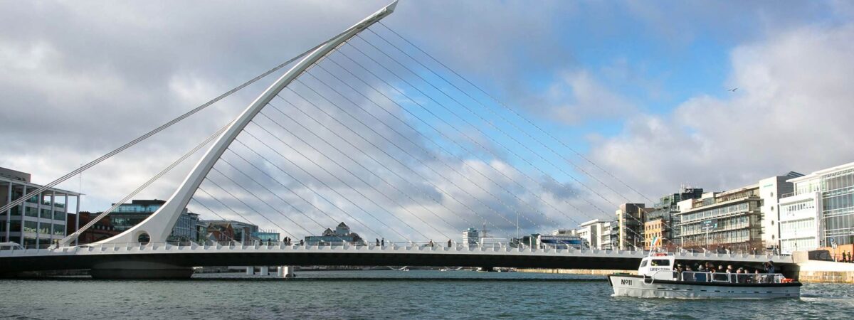 Le Ferry N°11 en pleine traversée de la Liffey - Shane O'Neill, SON Photographic
