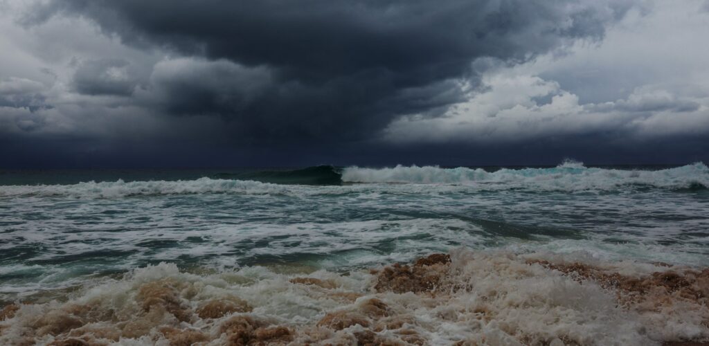 Une tempête près des côtes - Galyna_Andrushko