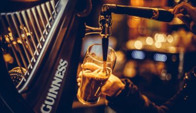 Une Guinness en train d'être servie - © bizoo_n