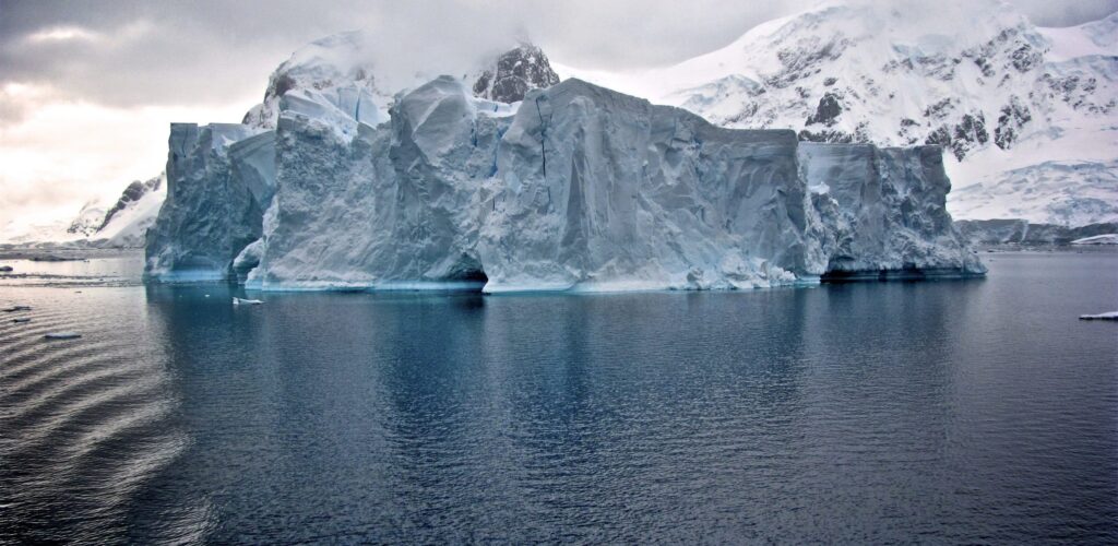 Dream job: a Northern Irishman becomes a letter carrier in Antarctica!