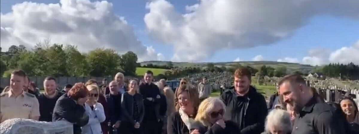 Un irlandais blague à son propre enterrement