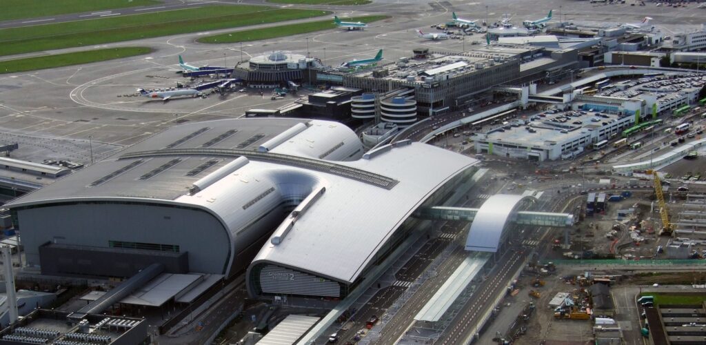 Dublin Airport: record holiday crowds