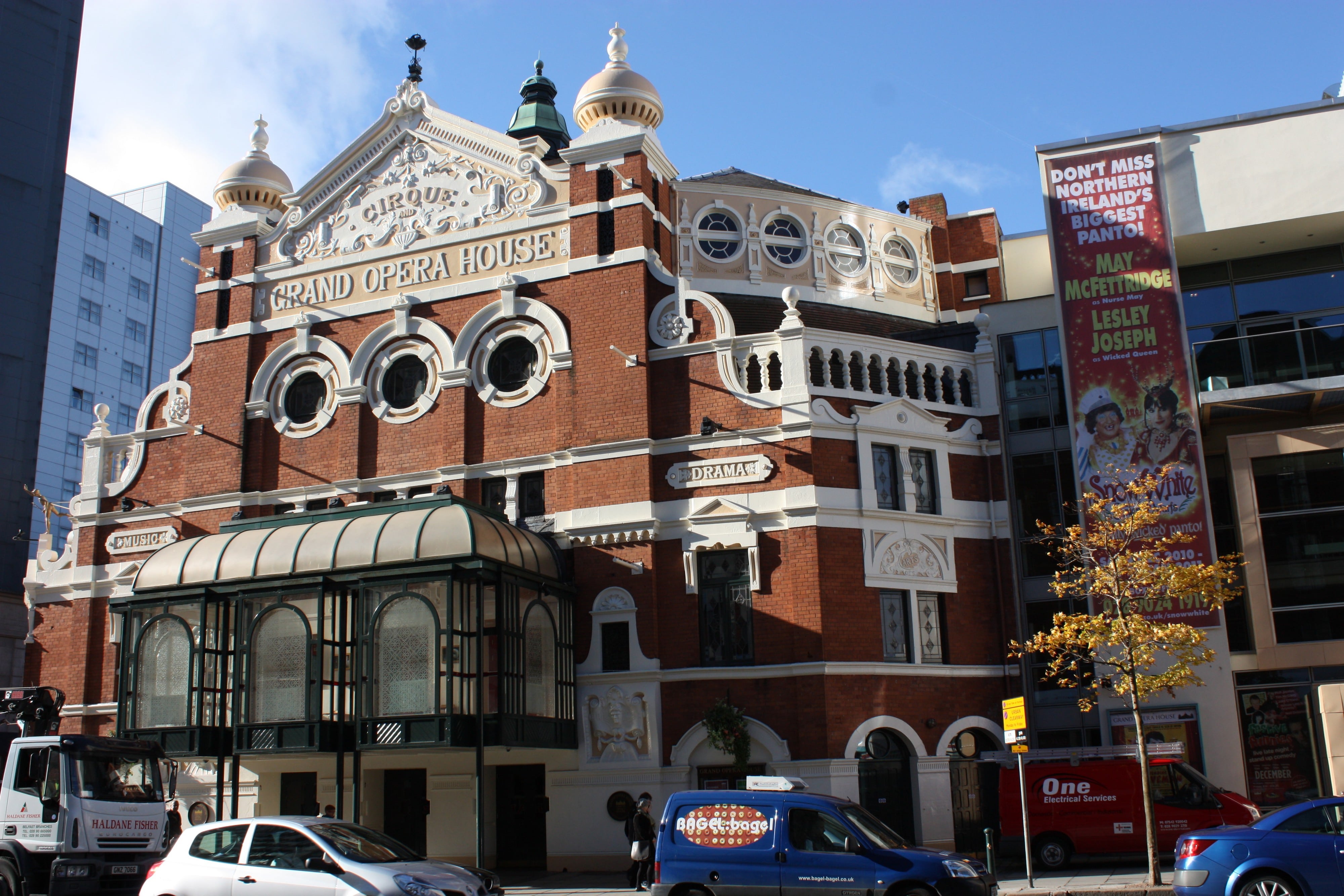 Façade du Grand Opera House de Belfast – Ardfern – cc