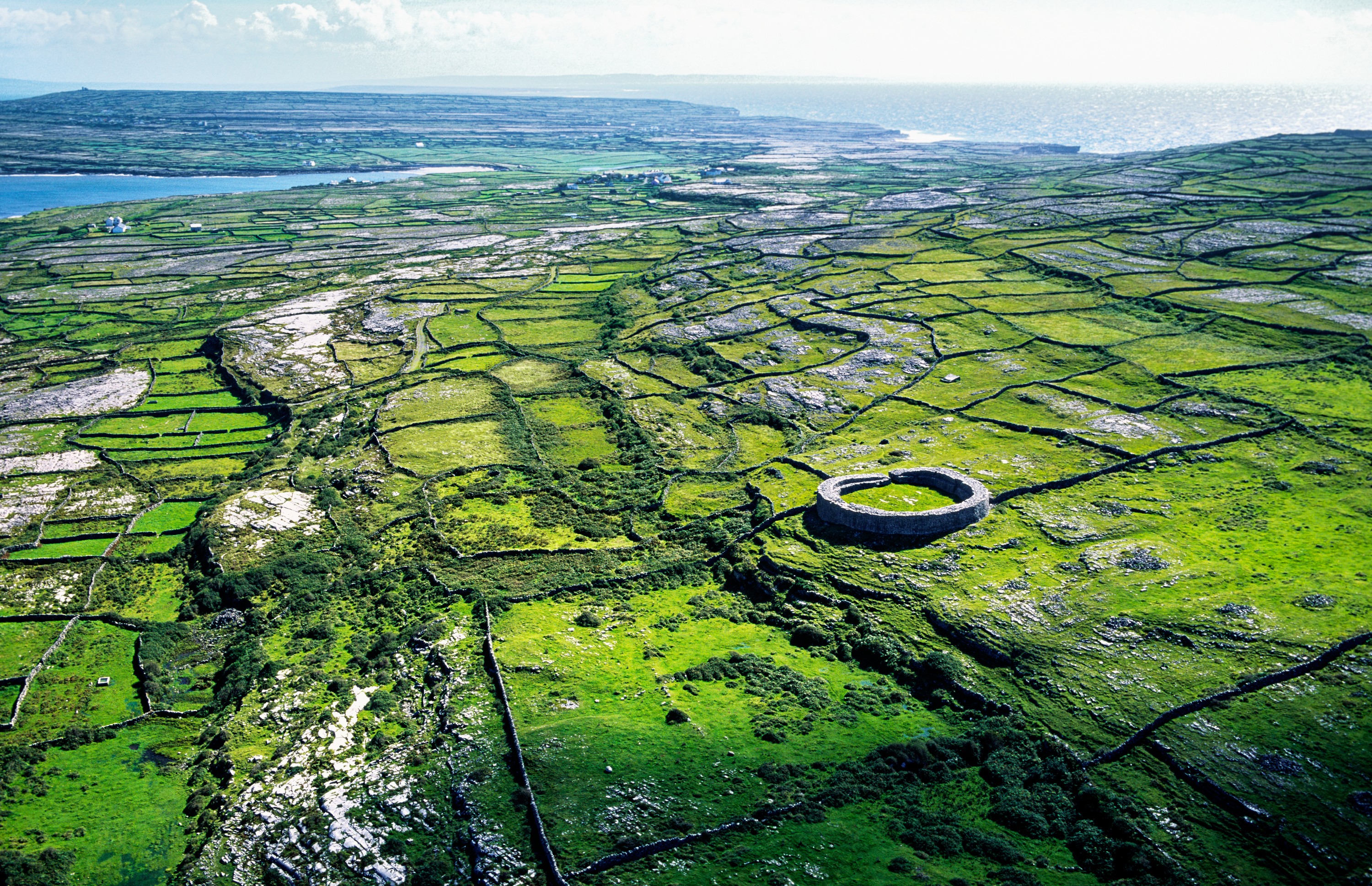 Le Dun Eoghanachta - © David Matthew Lyons