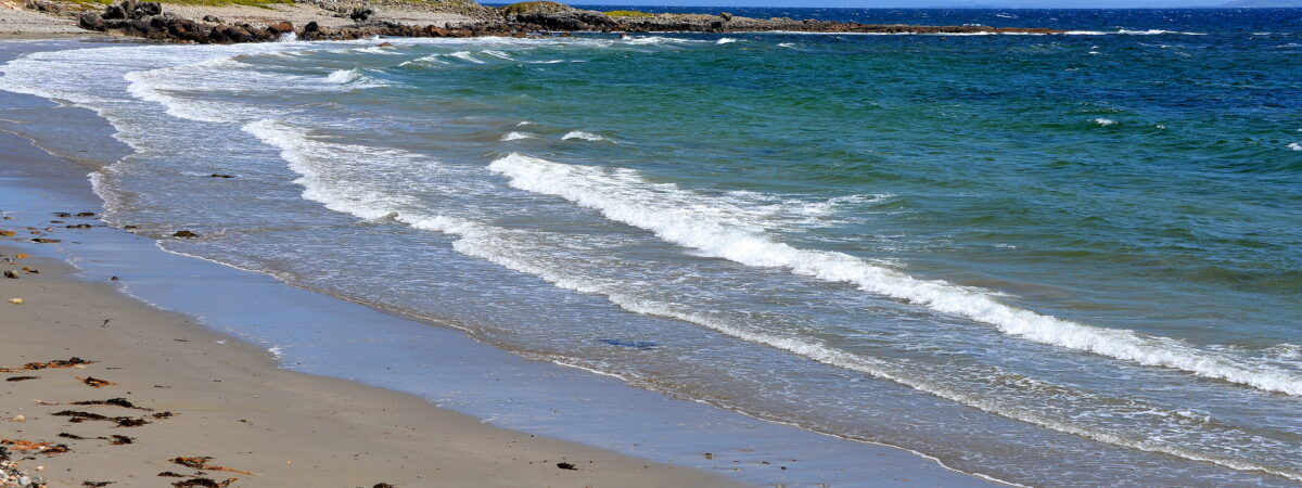 Une plage de Spiddal, près de la découverte archéologique - Keith Ewing - cc