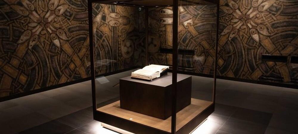 Le Book of Kells dans sa nouvelle vitrine