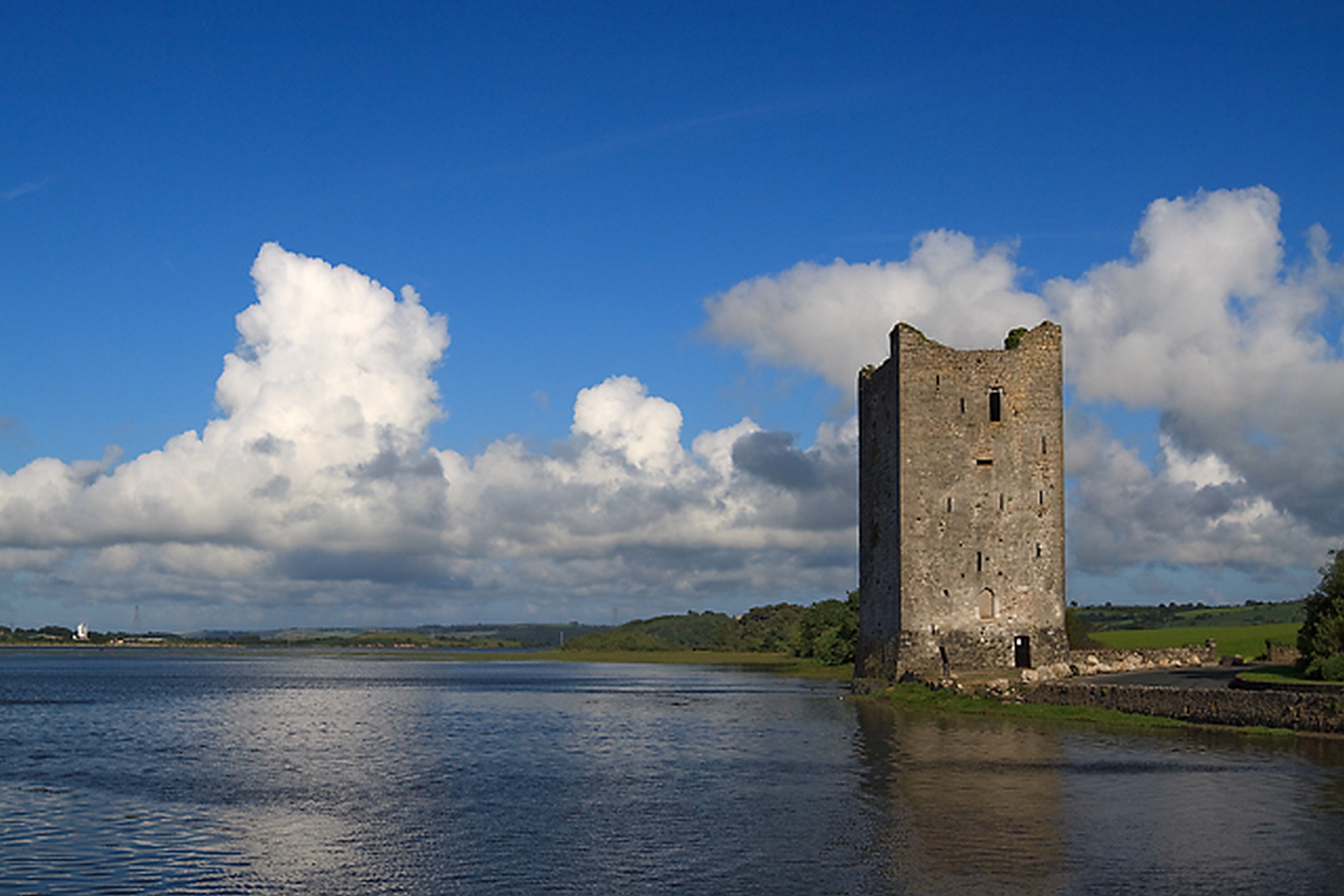 Le Belvelly castle - Mike Searle - cc