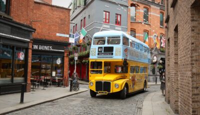 A Vintage Tea Trips bus in Dublin - Cityswift - cc