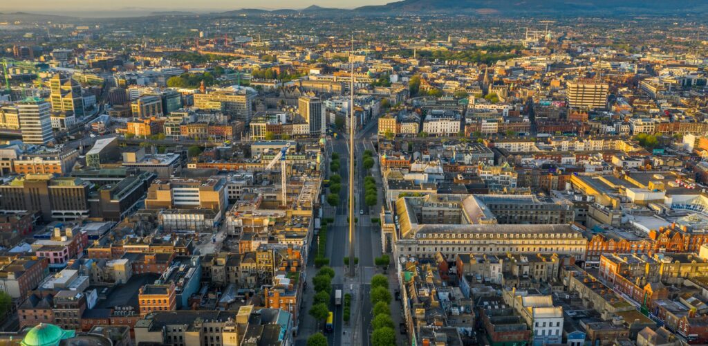 Vue aérienne sur O'Connell Street à Dublin - © Irish Drone Photography