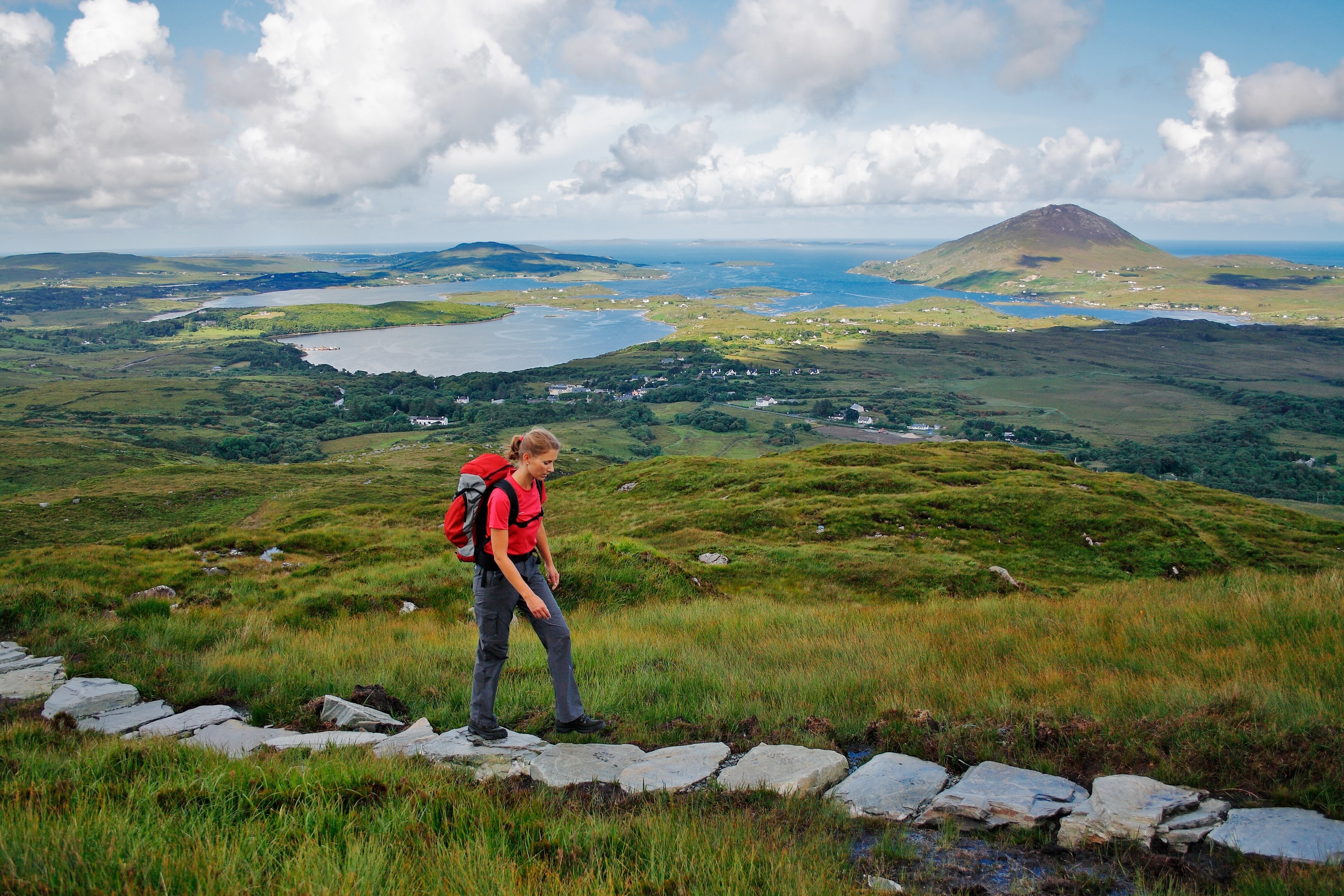 Hiking in Connemara - Hiking in Connemara - © panimo