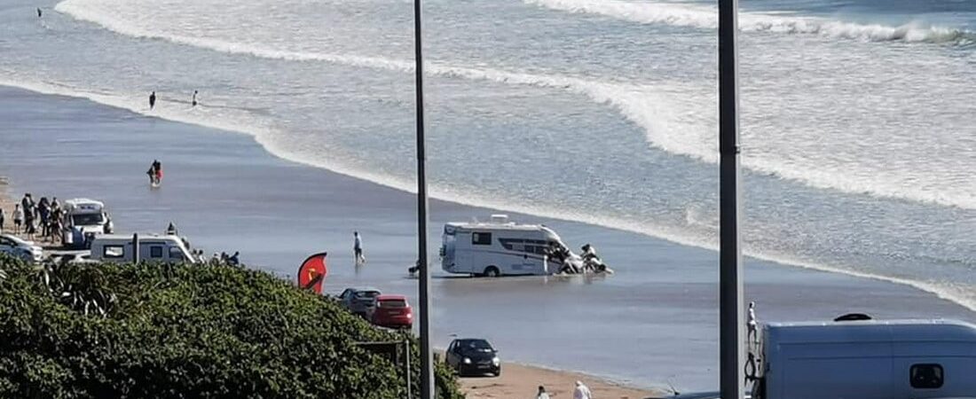 Un Camping-car victime de la marée sur Inch Beach - <a href=